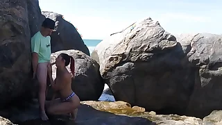 Sexo nas rochas com a ruiva